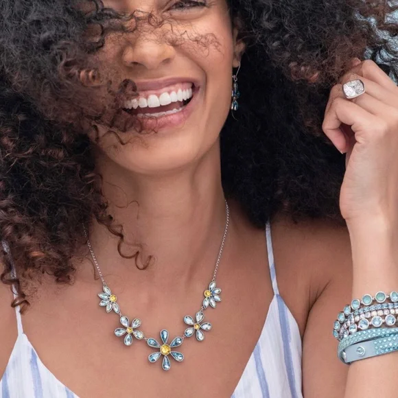 Touchstone Crystal by Swarovski Fresh as a Daisy necklace BNIB better in person! - Picture 5 of 9